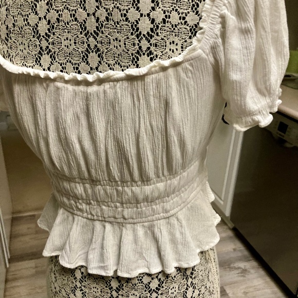 Streetwear Society White Ruffle Cropped Blouse - Picture 3 of 8